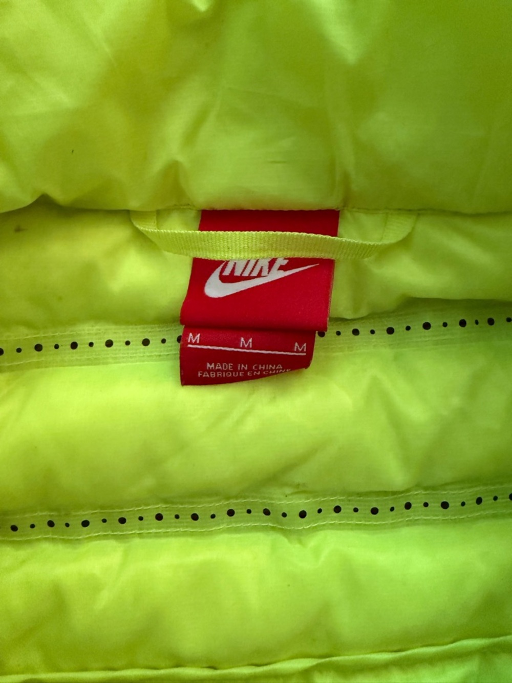 Nike Women’s Neon Yellow Puffer Jacket - Picture 6 of 6